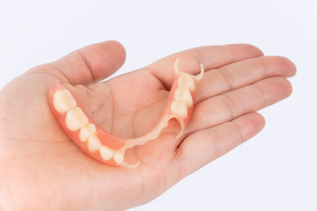 Съемный протез нейлоновый